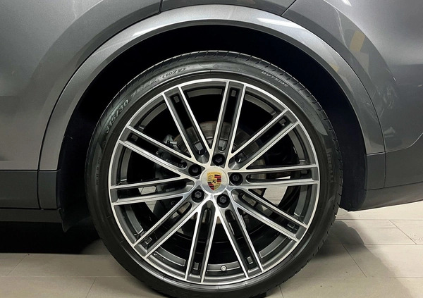 Porsche Cayenne cena 399000 przebieg: 74921, rok produkcji 2019 z Goniądz małe 781